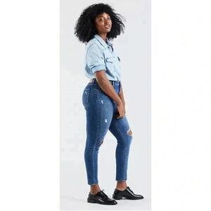 Levi’s 721 High Rise Skinny Destroyed Jeans Size 34